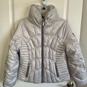 GUESS women's silver gray zip quilted down puffer jacket EUC